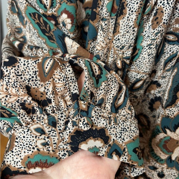 Evereve Paisley Ruffle Neck Blouse Green Brown Boho Size Small - Picture 11 of 11